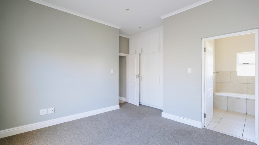 To Let 3 Bedroom Property for Rent in Kingswood Golf Estate Western Cape